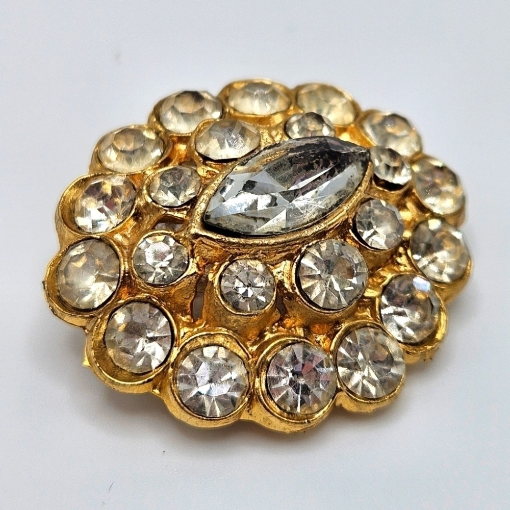 VINTAGE Pave Rhinestone Oval Gold Tone Brooch Pin